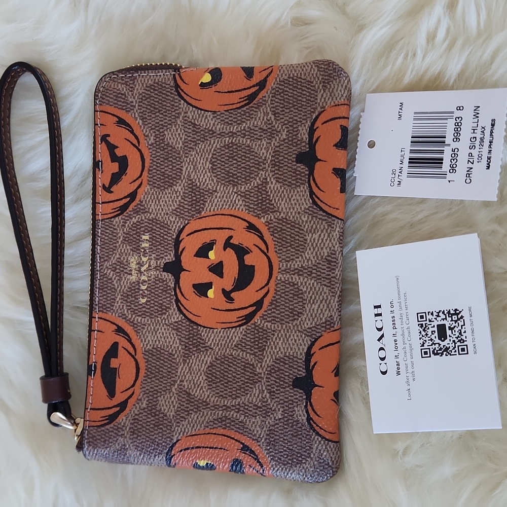 Adorable NWT Coach Halloween Pumpkin Signature Corner Zip Wristlet Wallet 🧡🎃🖤 - Picture 12 of 16